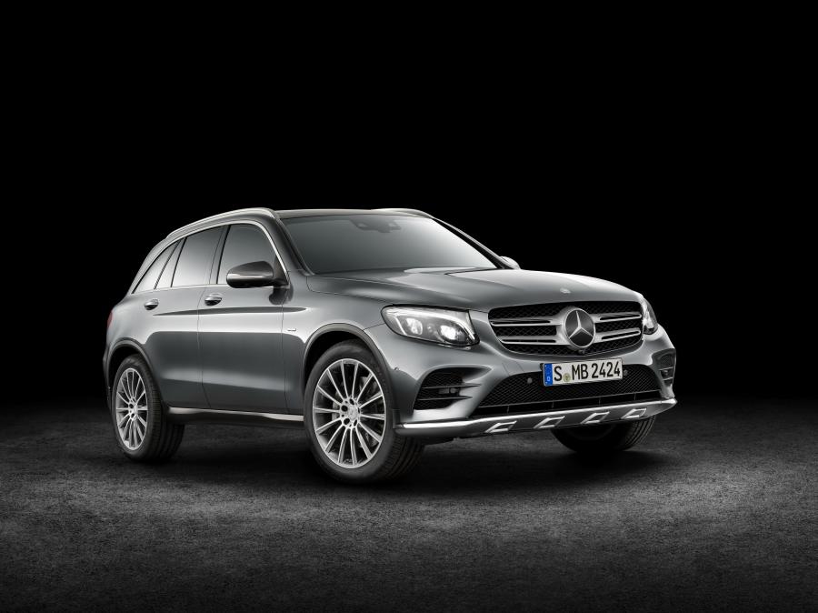  Mercedes-Benz GLC350 e 4Matic 2015 года  (фото 1 из 30)